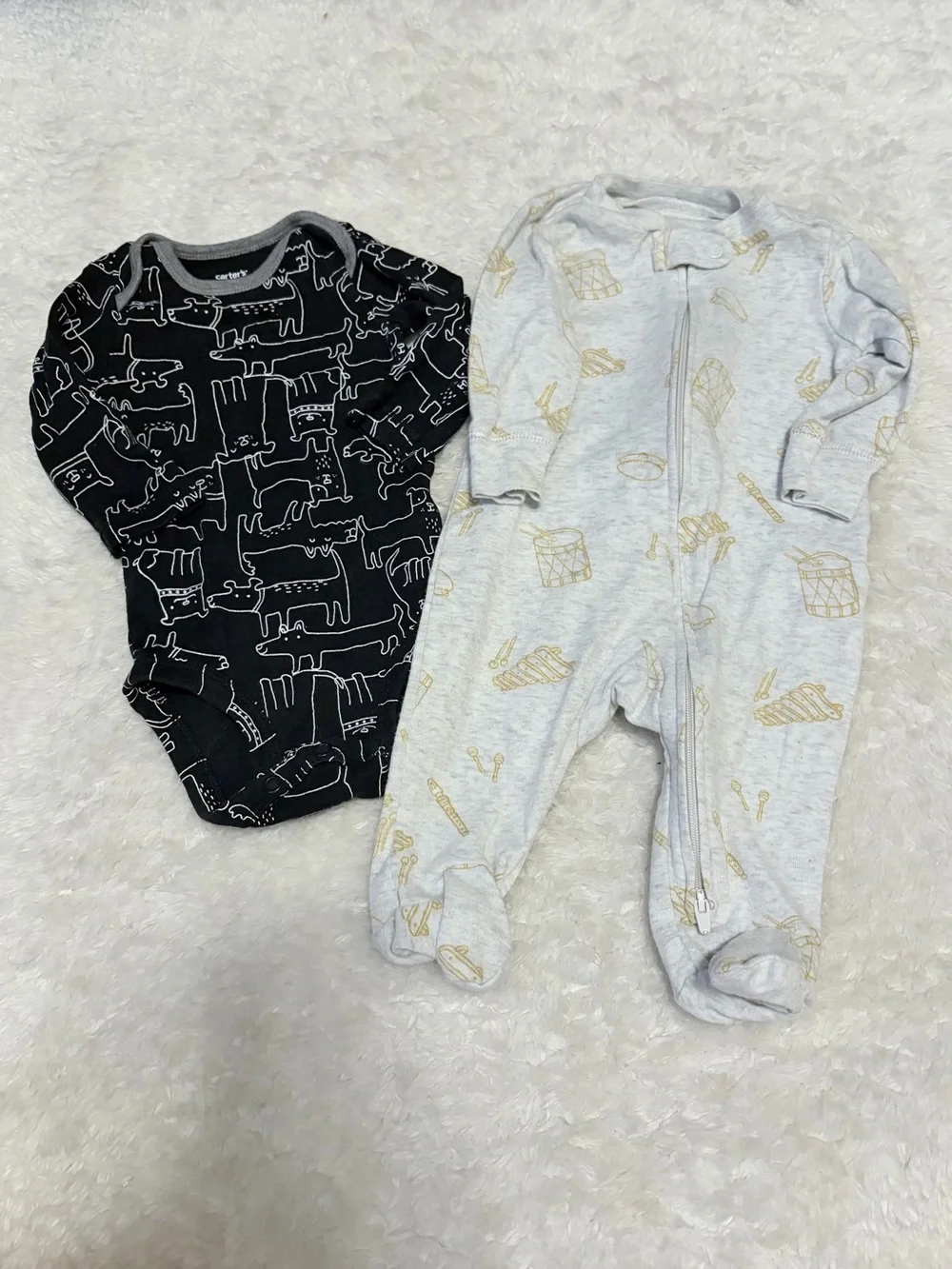 Carter's Bodysuit & Footed Sleeper 2-Piece Bundle size 0-3 months